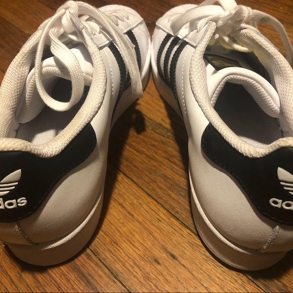 Mens Adidas Superstar White with Black stripe brand new never worn/ wrong size - Picture 4 of 6